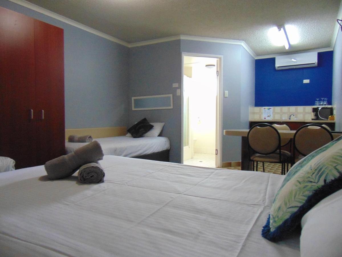 Rockhampton Court Motor Inn מראה חיצוני תמונה