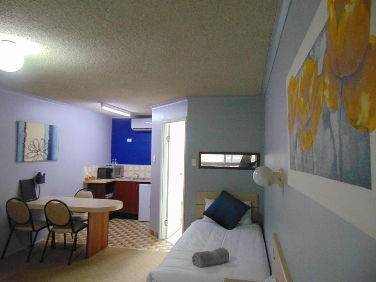 Rockhampton Court Motor Inn מראה חיצוני תמונה